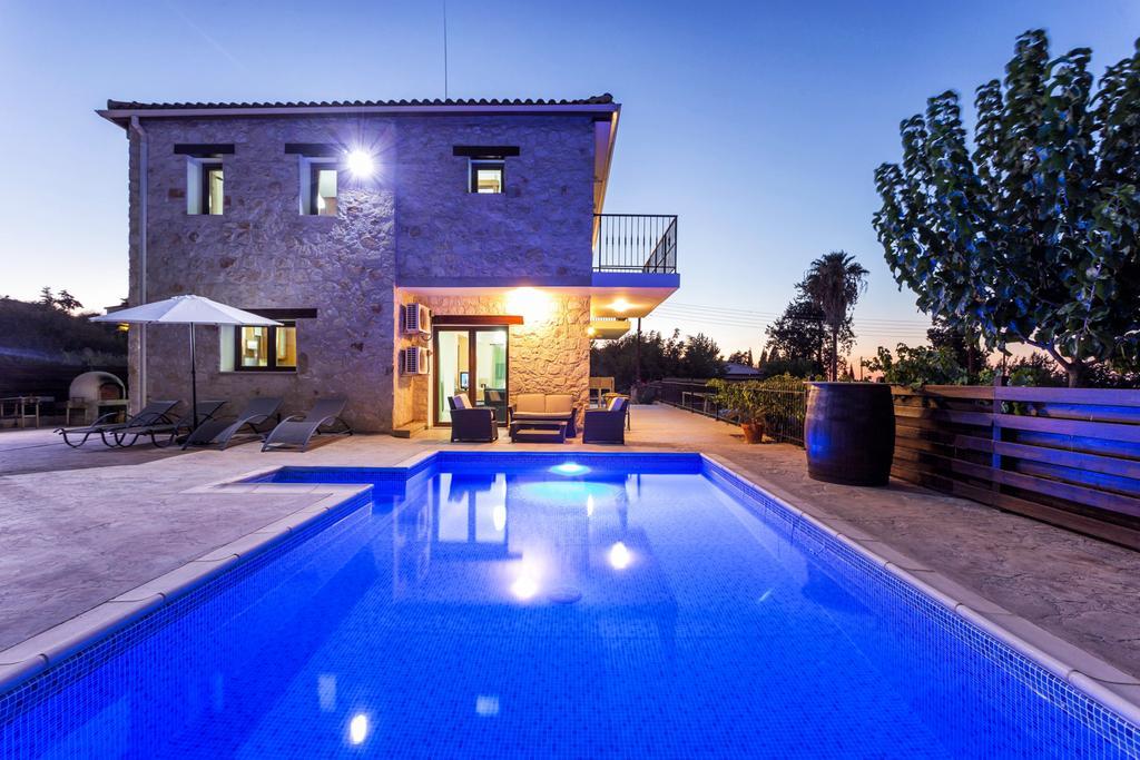Villa Nikolina Dhrousha Exterior photo