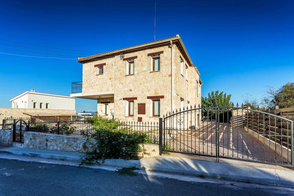 Villa Nikolina Dhrousha Exterior photo
