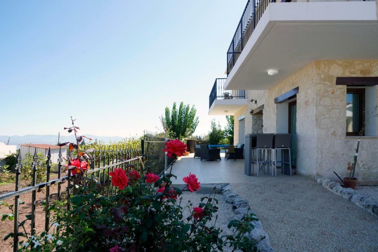 Villa Nikolina Dhrousha Exterior photo